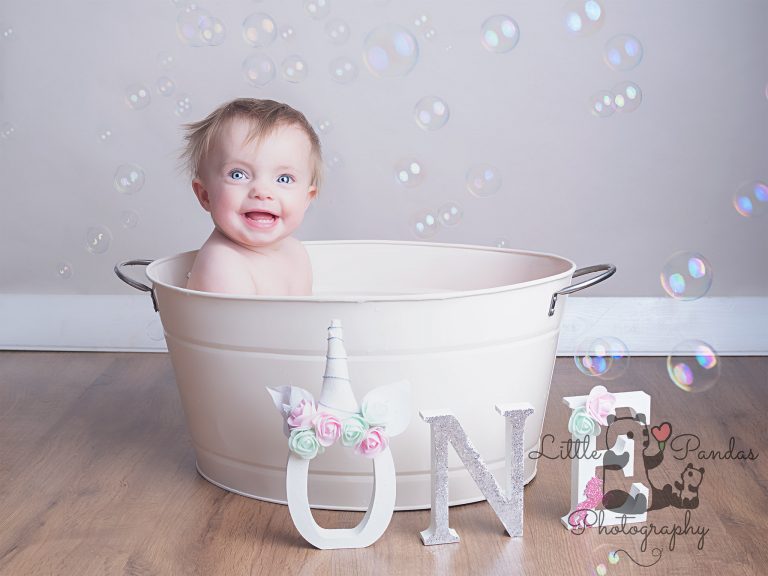 Splash session after cake smash