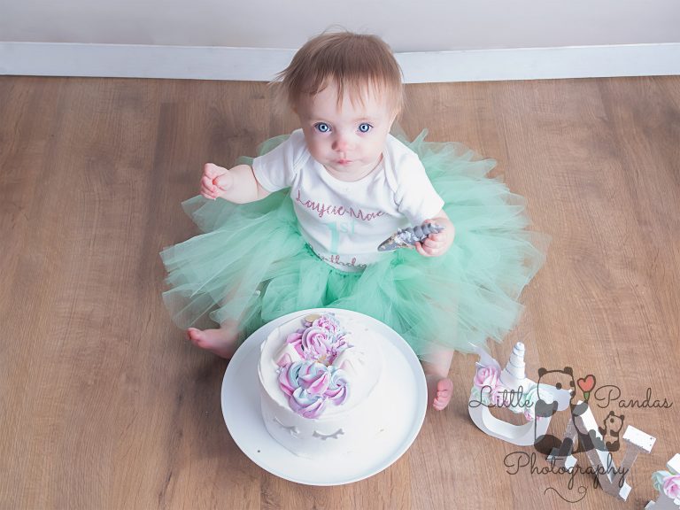 Little girl cake smash tutu